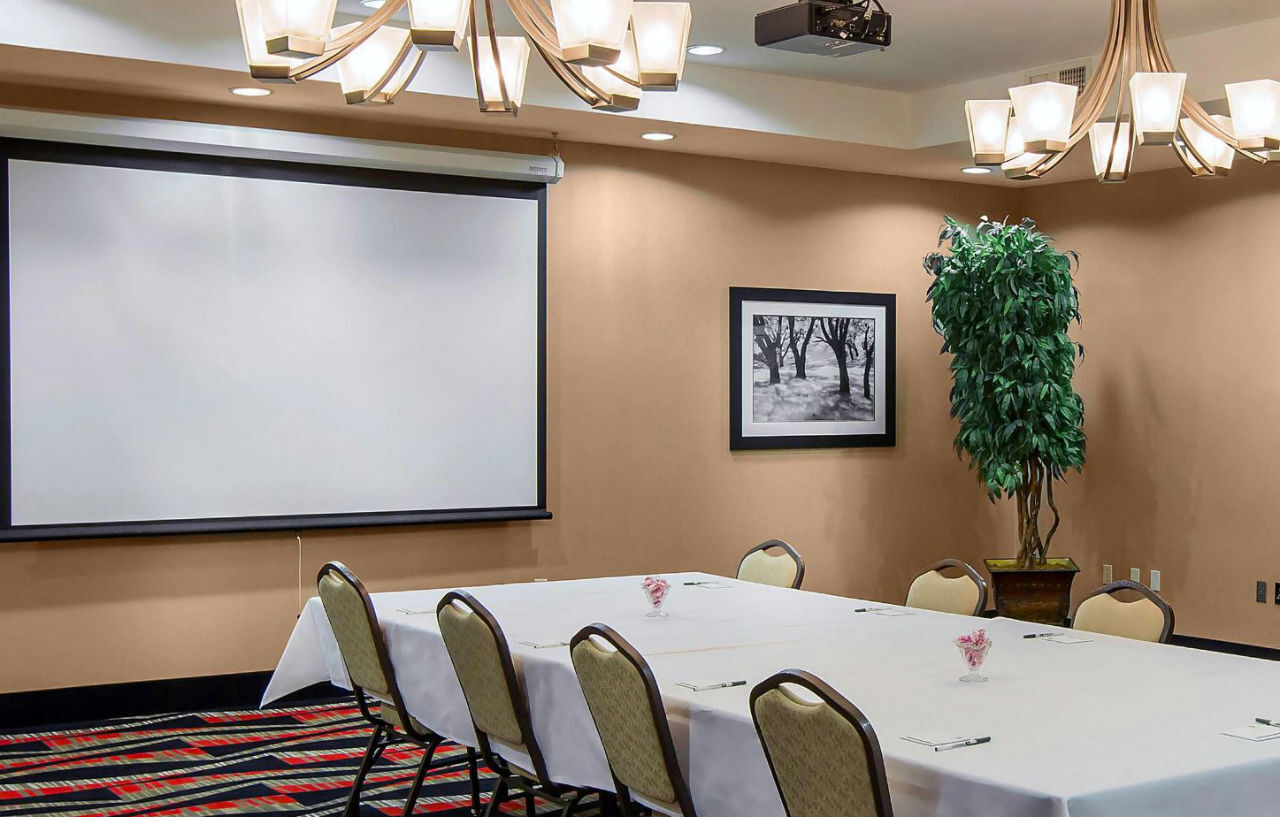 Holiday Inn Oklahoma City Airport By Ihg Exterior photo